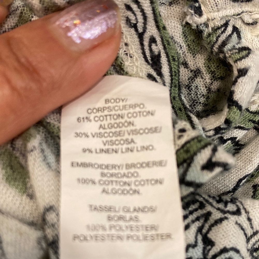 👙Lucky Brand Cream and Sage Green Patterned Blouse 👙 - Picture 6 of 6